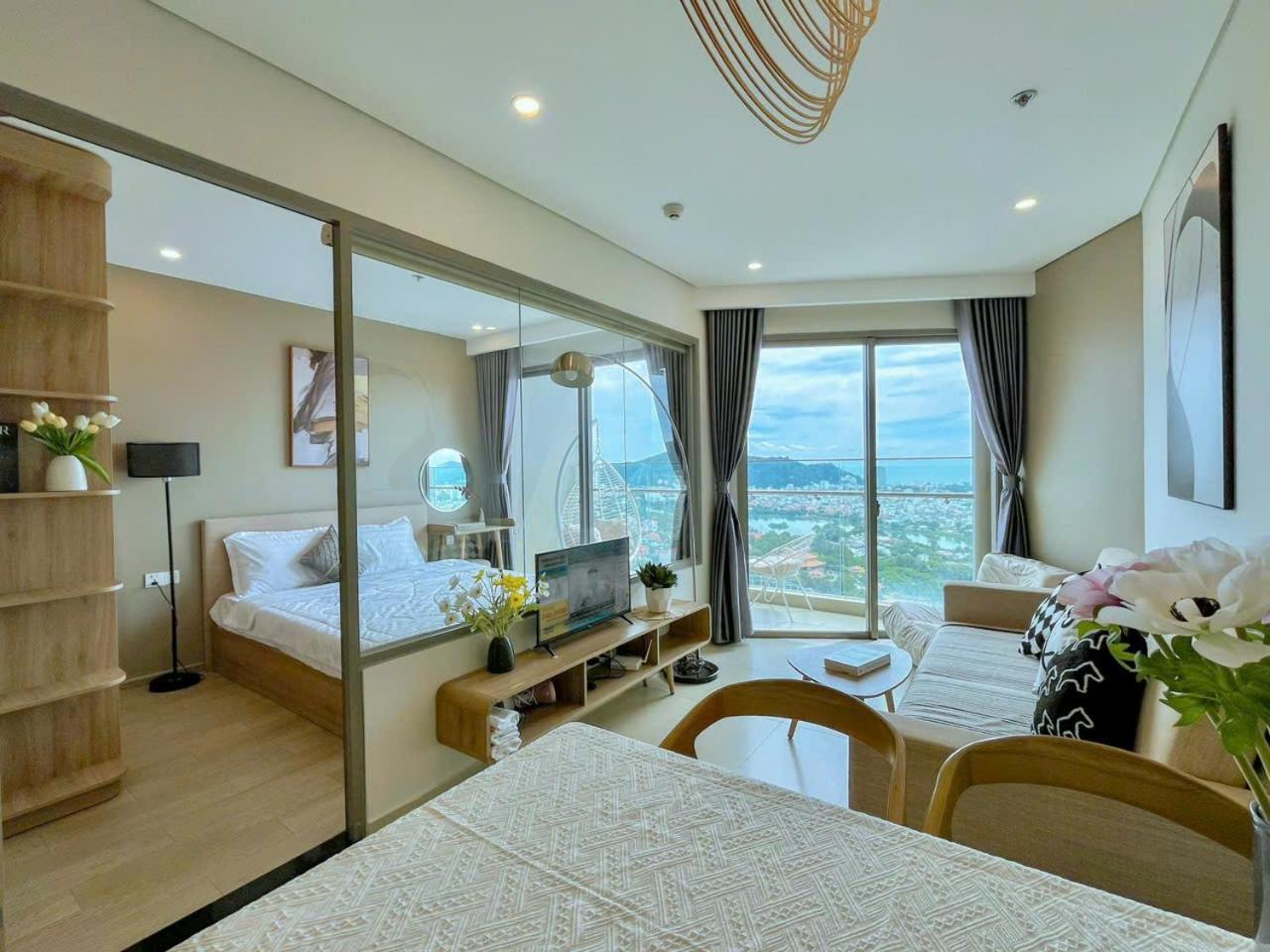 The Song -helen * Vung Tau