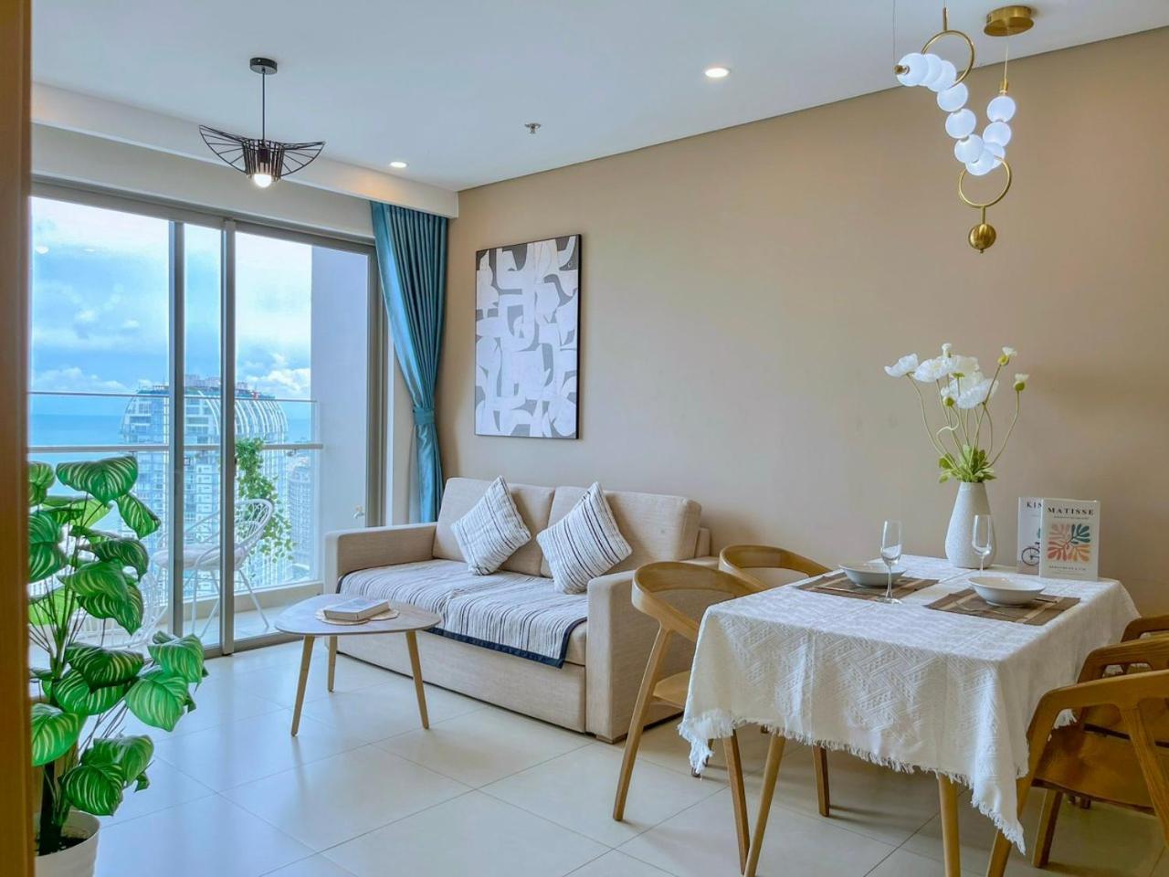The Song -helen Apartment *